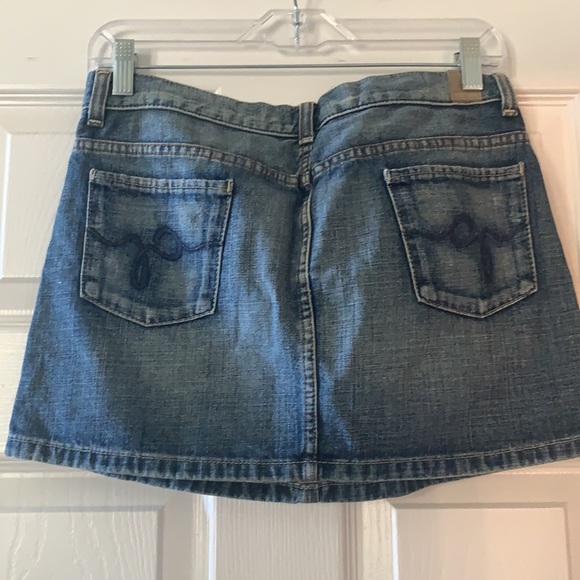 Guess Denim Skirt length about 12.5 inches - Picture 4 of 10
